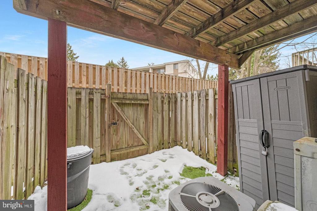 576 BRUMMEL COURT NW Unit: 576