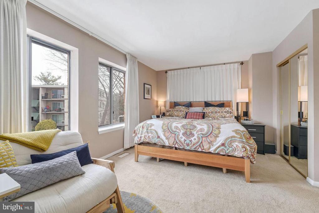 576 BRUMMEL COURT NW Unit: 576