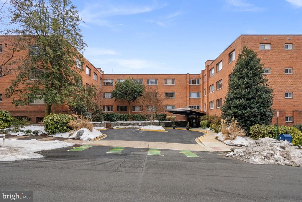 3900 TUNLAW ROAD NW Unit: 101