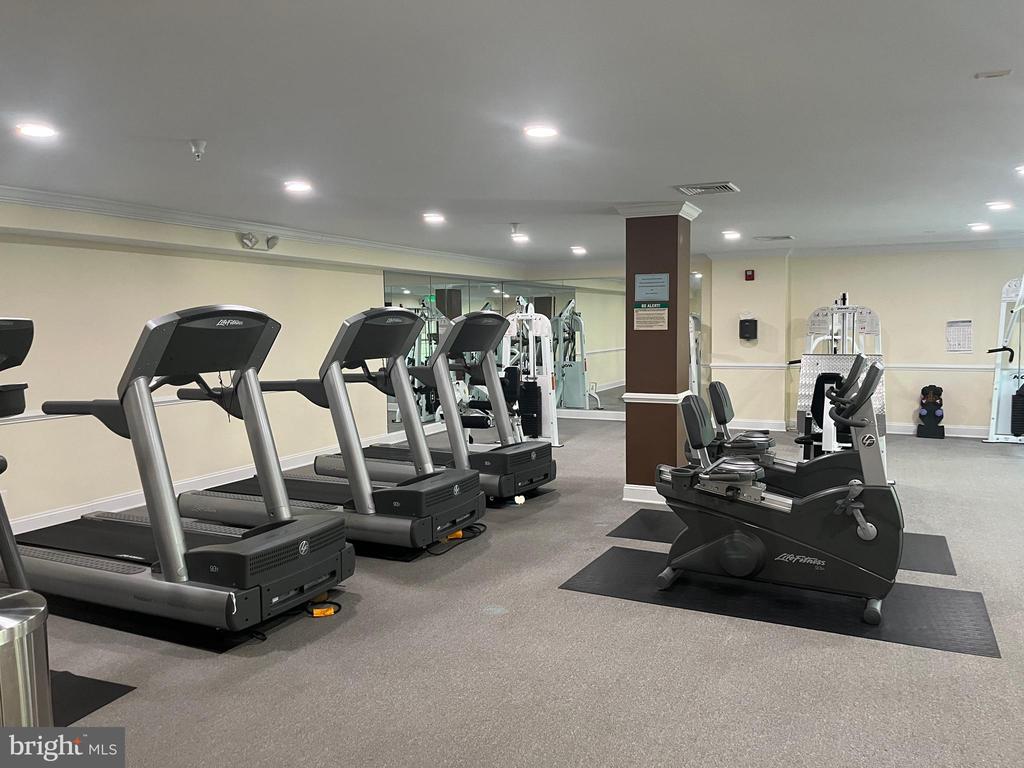305 Wyndham Cir #305 G