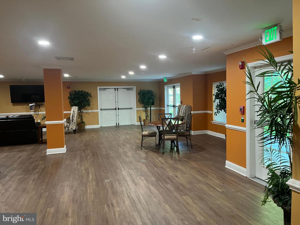 305 Wyndham Cir #305 G
