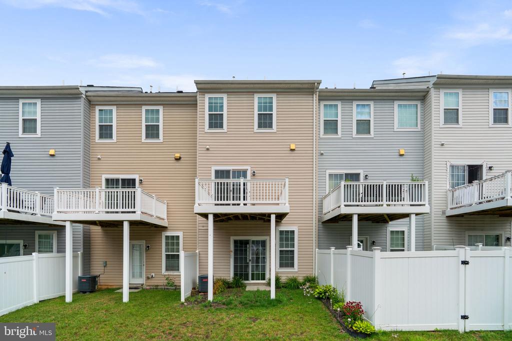 9442 ADELAIDE LANE