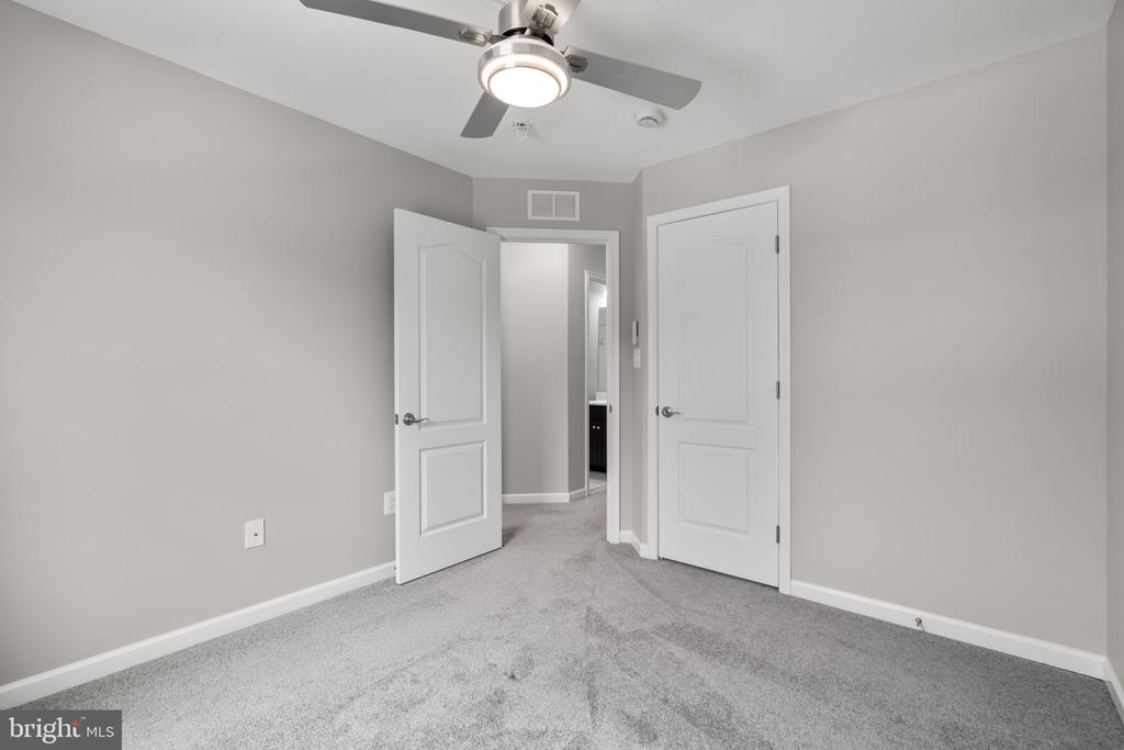 9442 ADELAIDE LANE