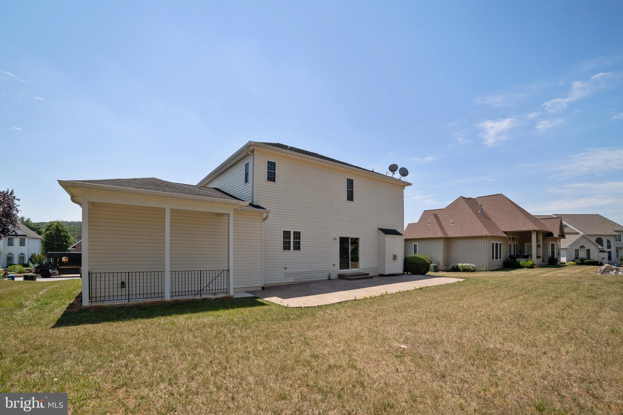 22 FANNIES MEADOW COURT
