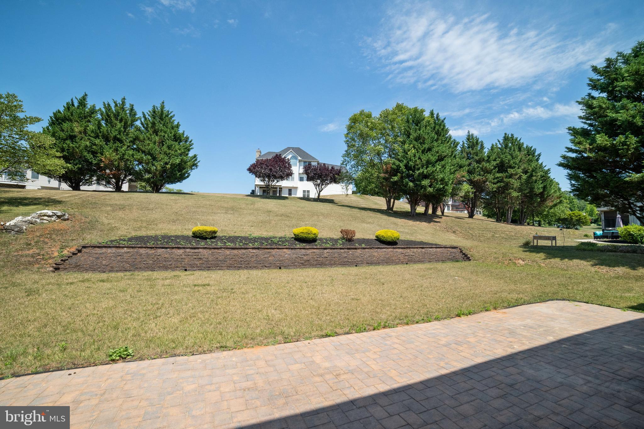 22 FANNIES MEADOW COURT