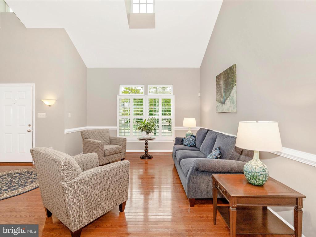 5909 CONSTANCE WAY