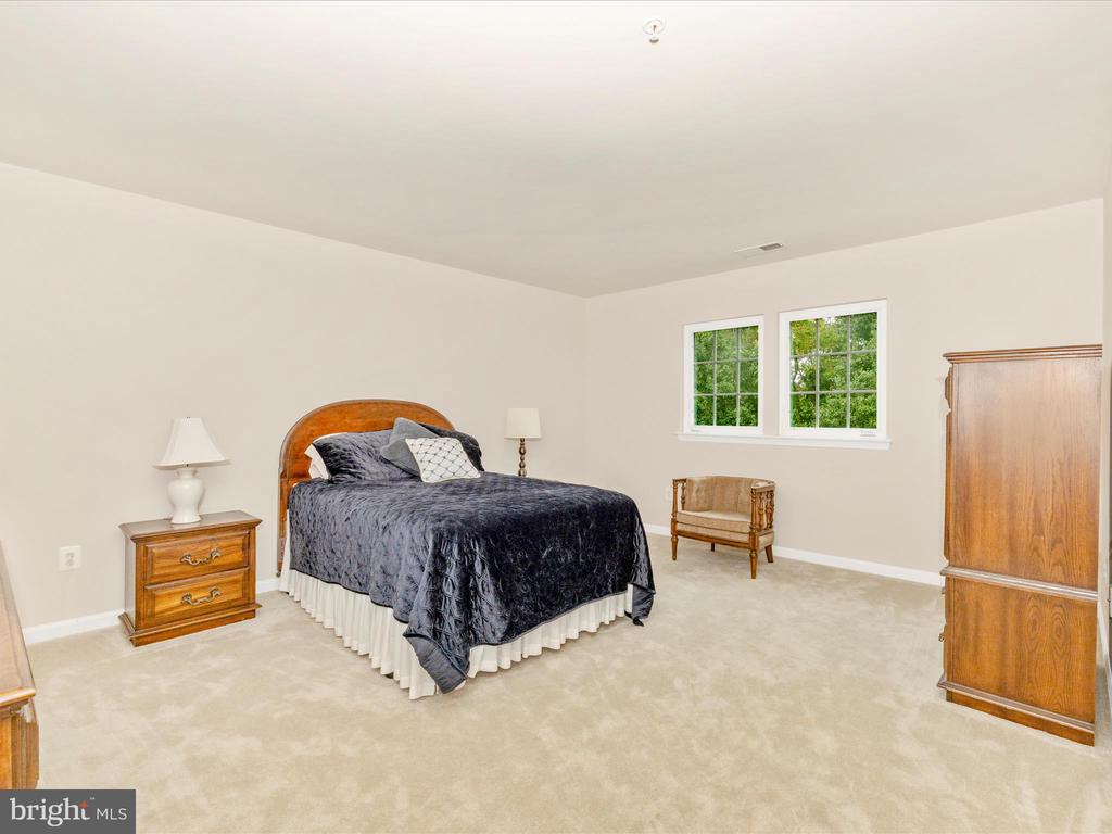 5909 CONSTANCE WAY
