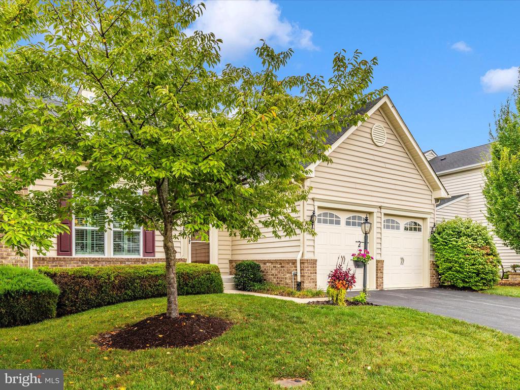 5909 CONSTANCE WAY