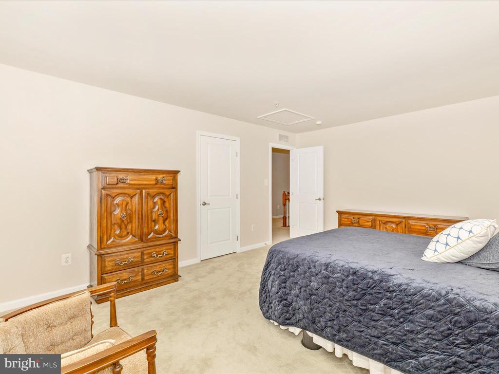 5909 CONSTANCE WAY
