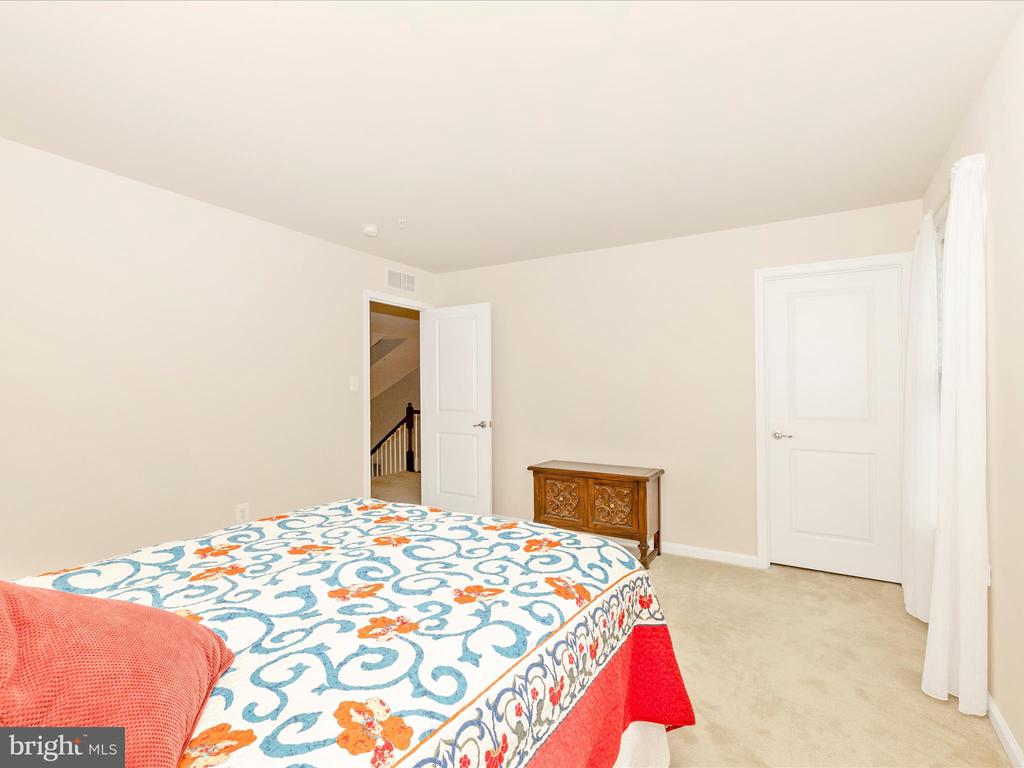 5909 CONSTANCE WAY