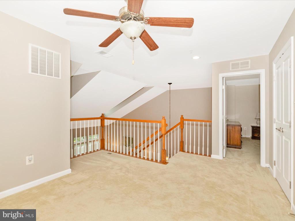 5909 CONSTANCE WAY