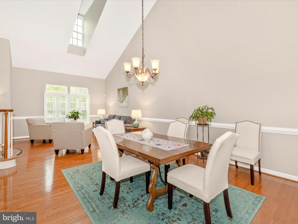 5909 CONSTANCE WAY