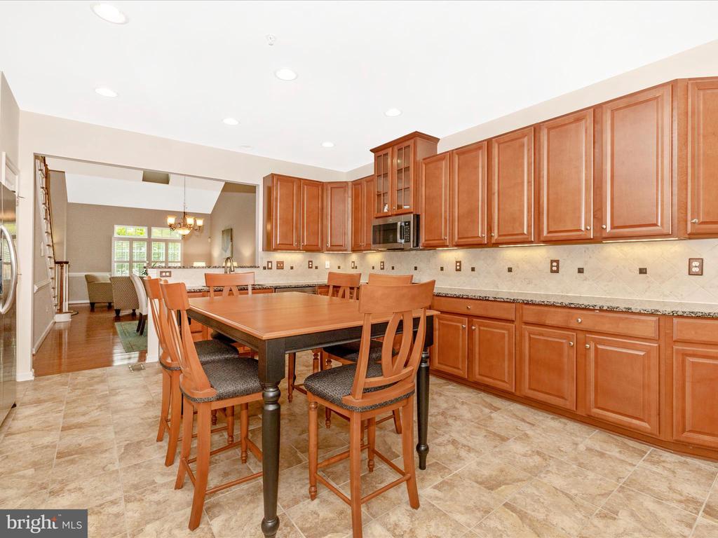 5909 CONSTANCE WAY