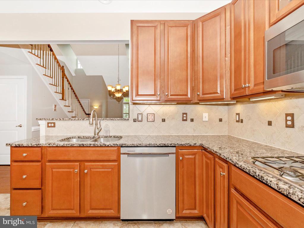5909 CONSTANCE WAY