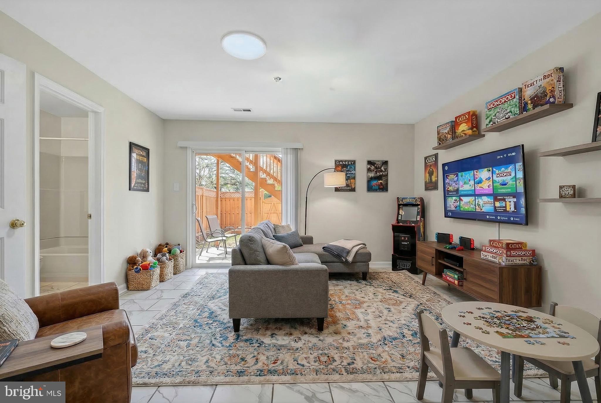 2439 WYNFIELD COURT