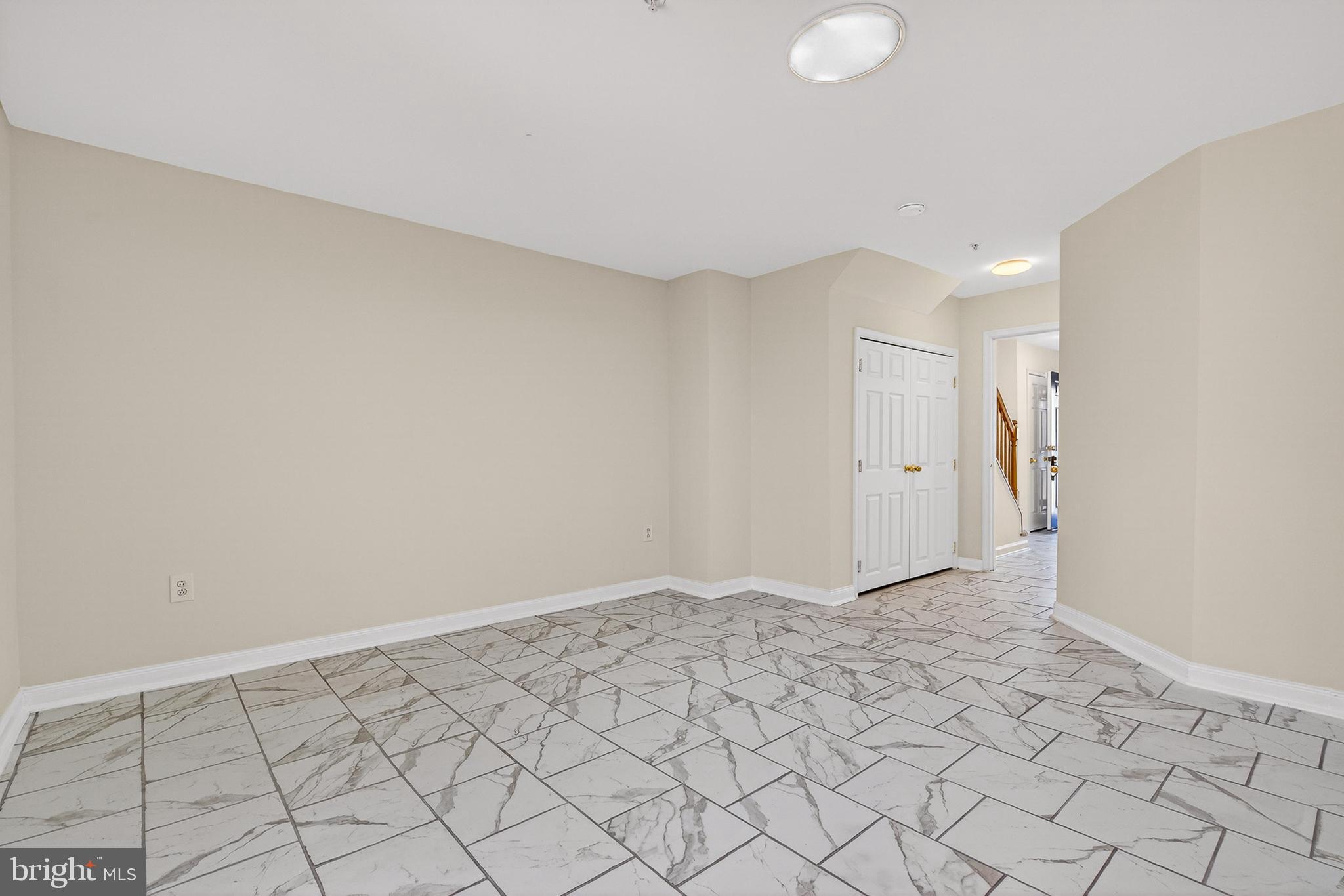 2439 WYNFIELD COURT