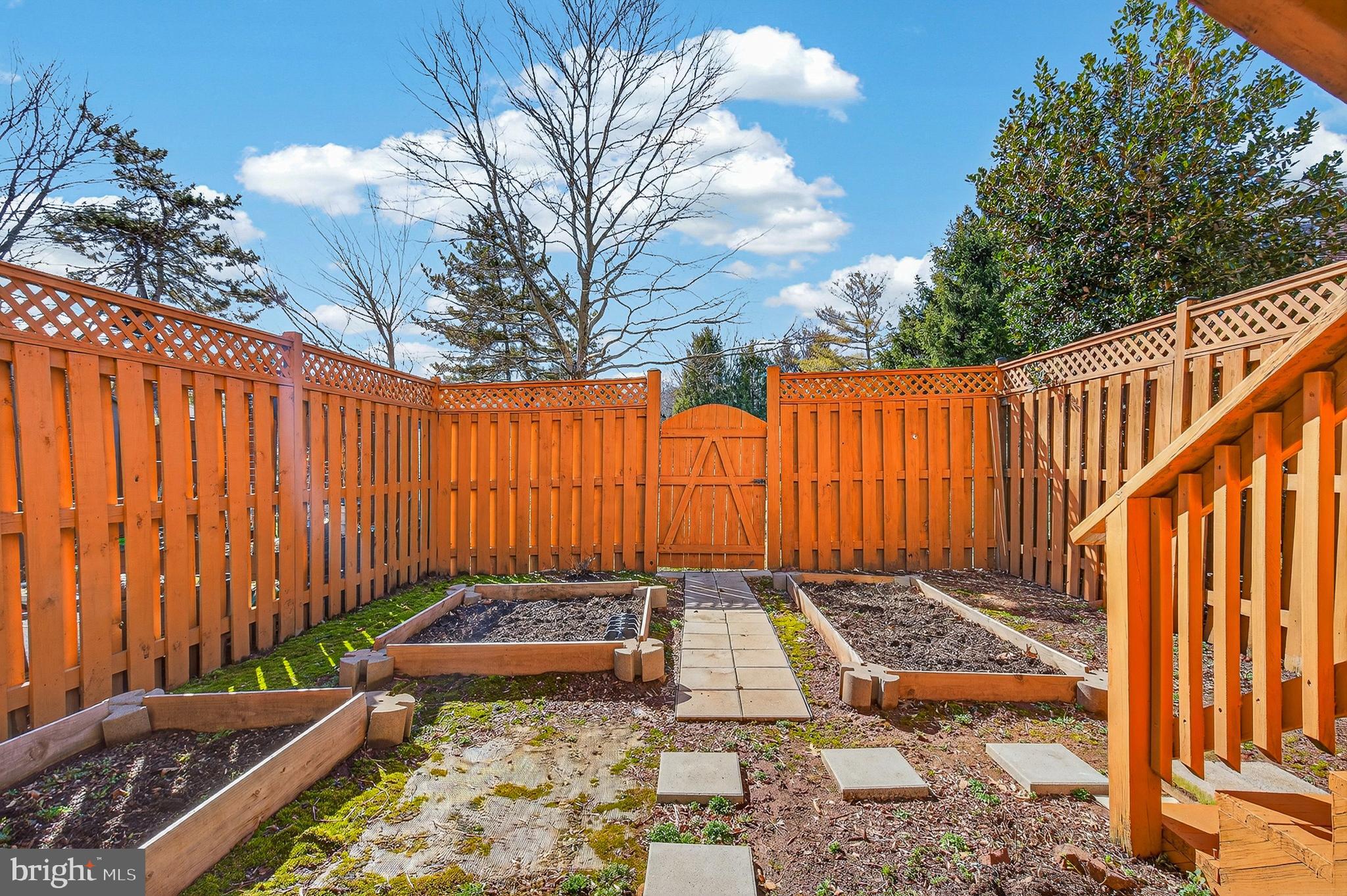 2439 WYNFIELD COURT