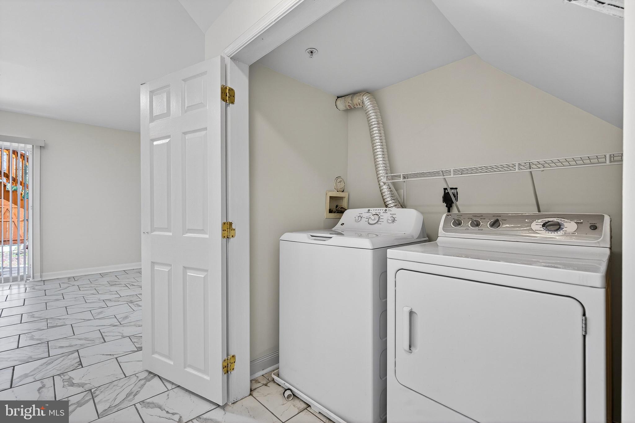 2439 WYNFIELD COURT