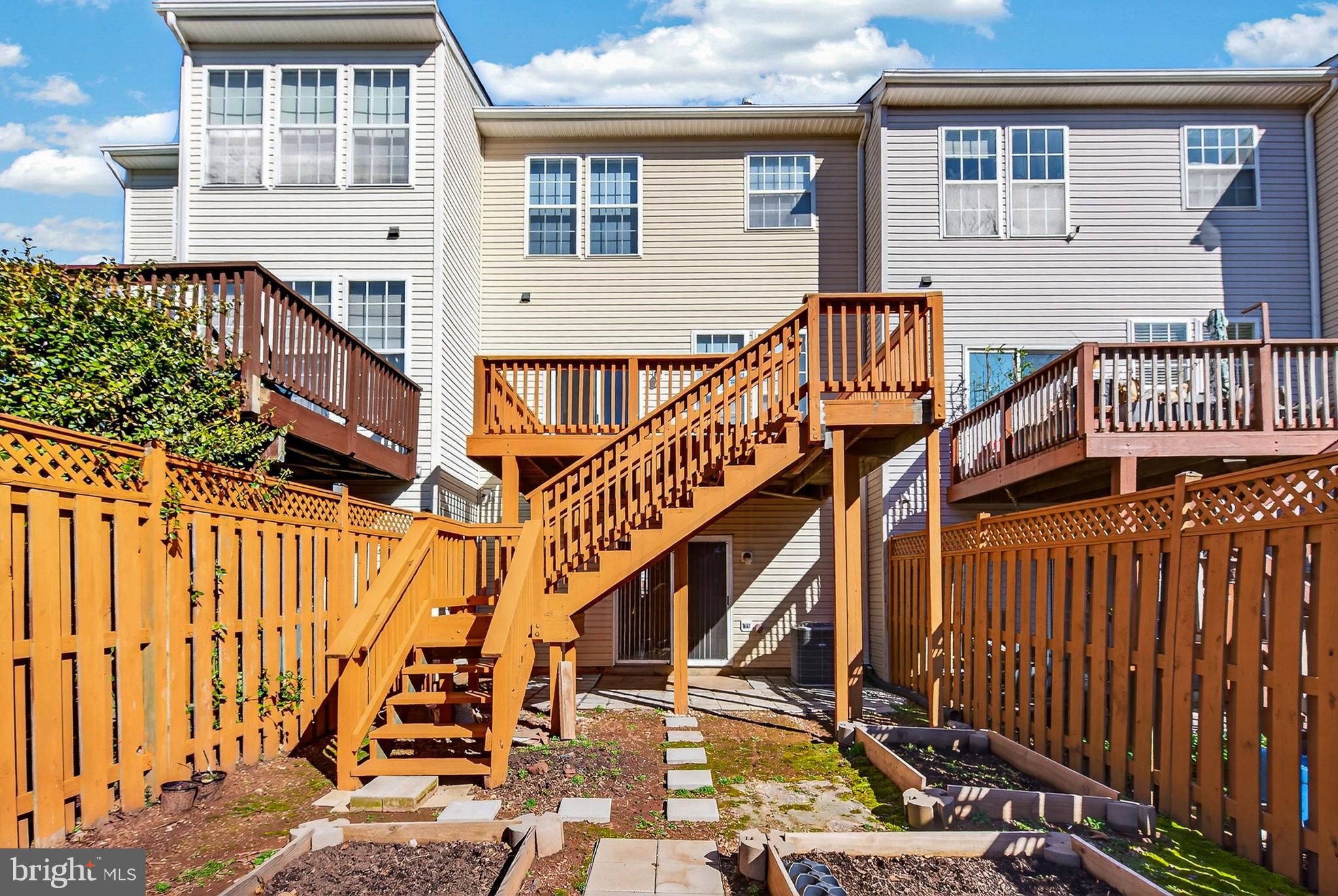 2439 WYNFIELD COURT