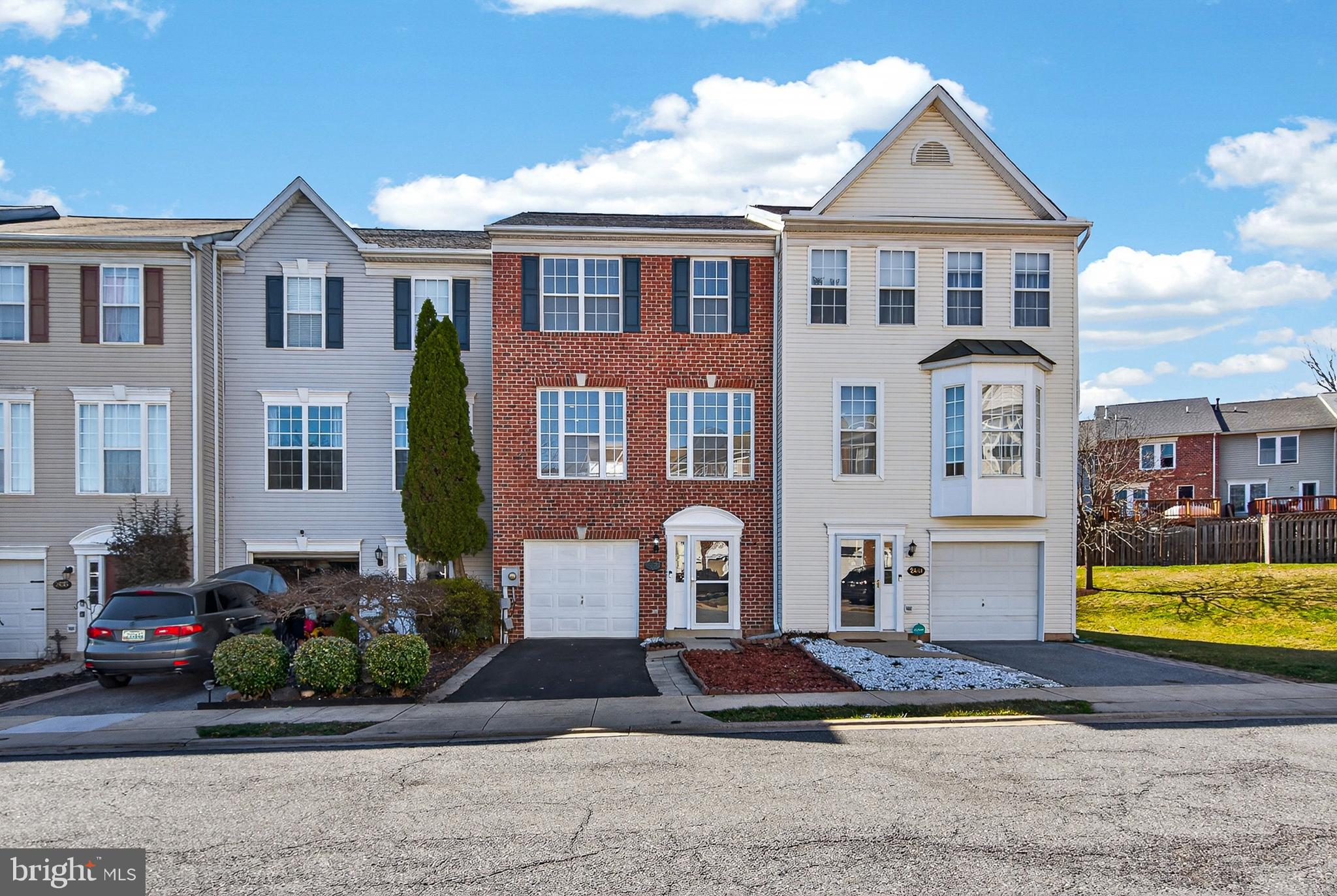 2439 WYNFIELD COURT
