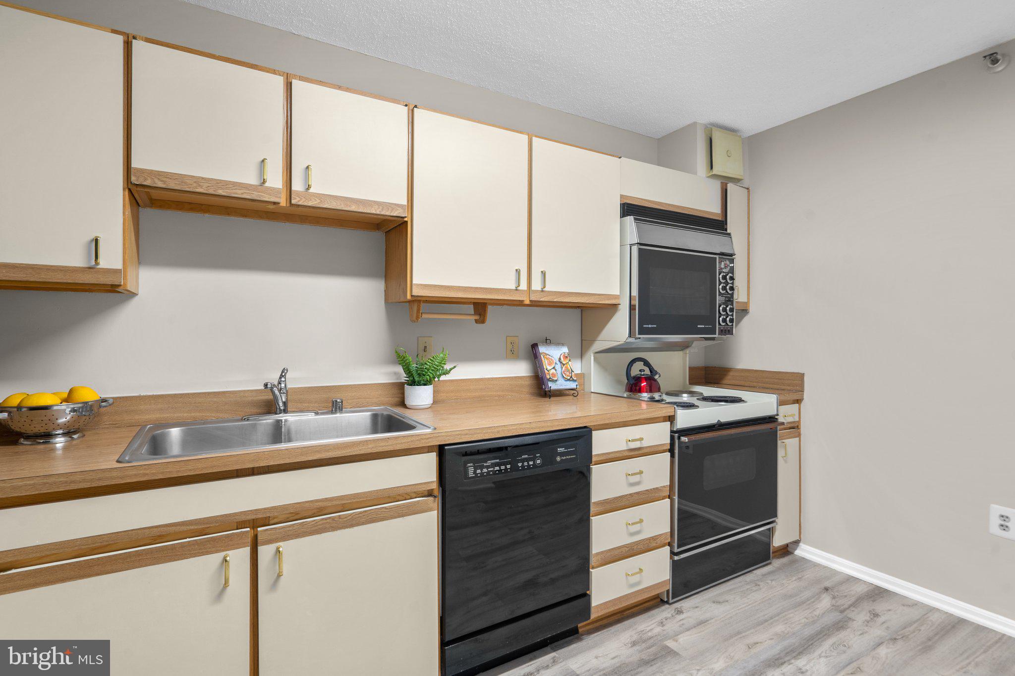15107 INTERLACHEN DRIVE Unit: 2-408