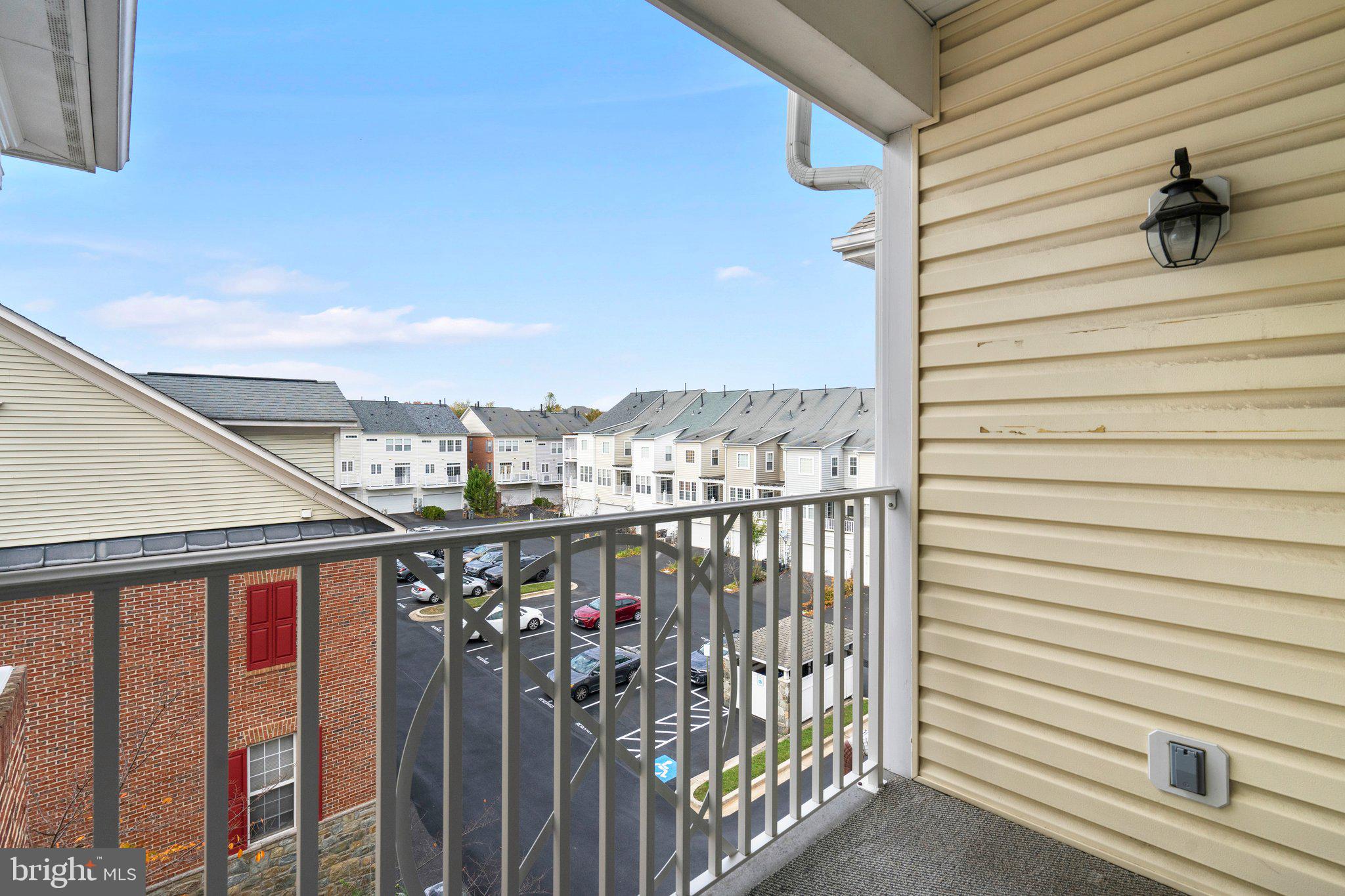 315 King Farm BOULEVARD Unit: 402