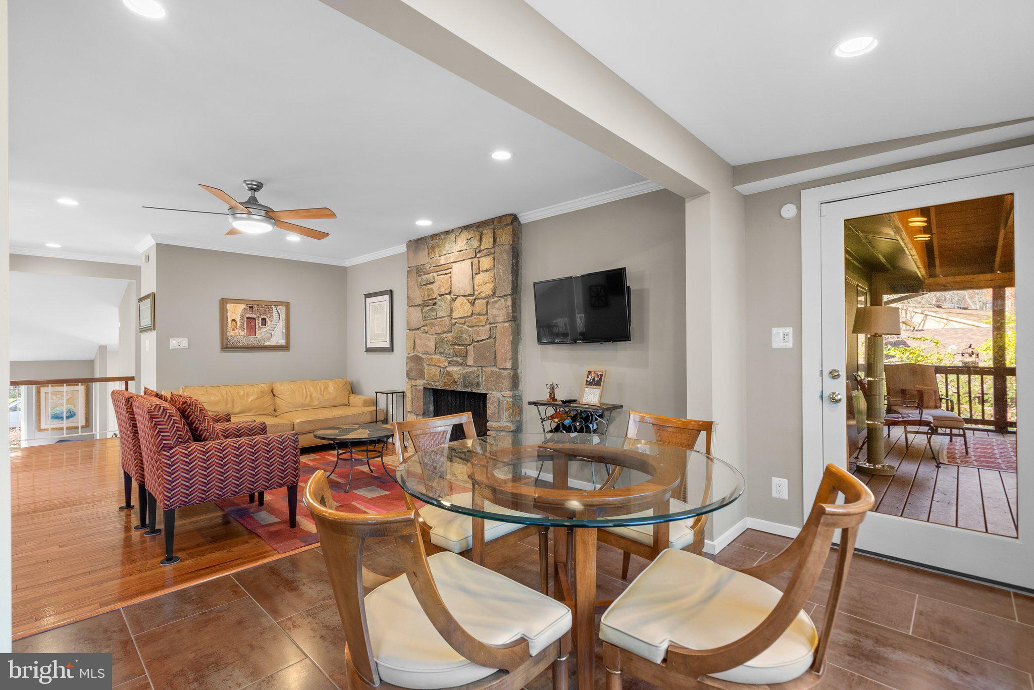 4 Arlive COURT