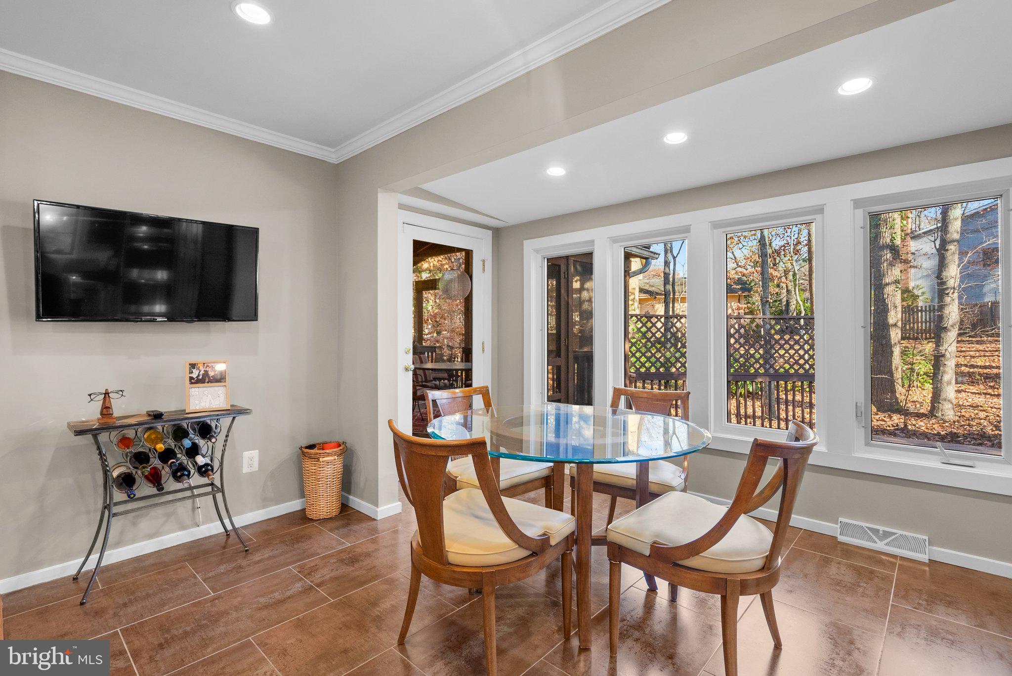 4 Arlive COURT