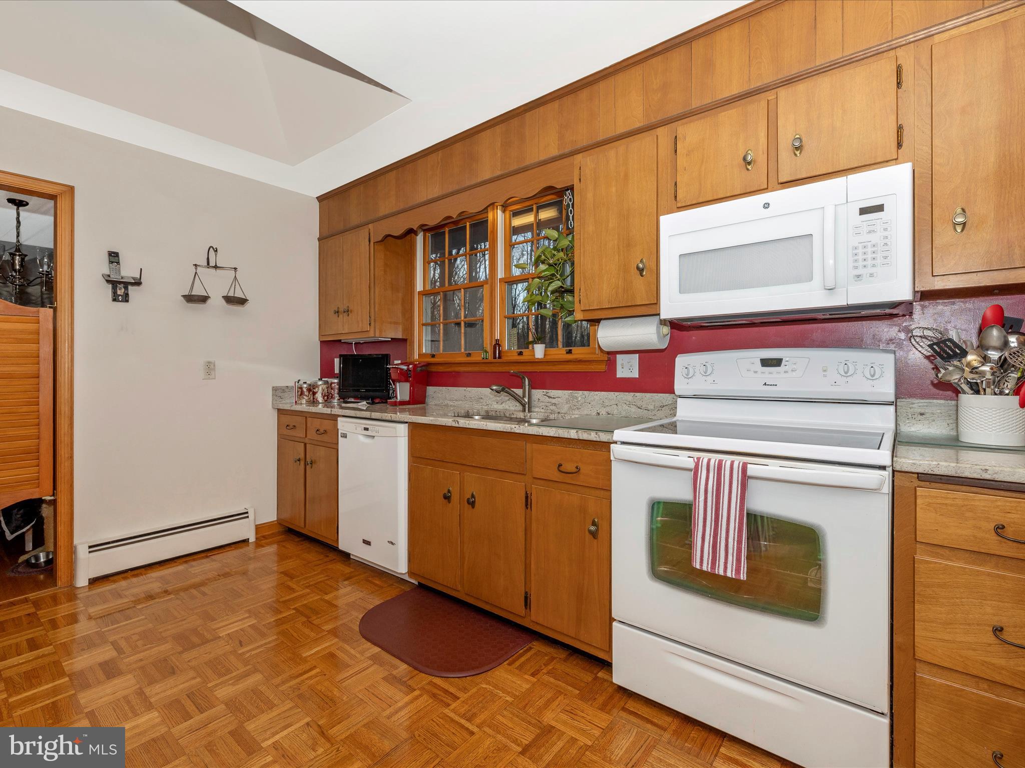 24412 Kakae DRIVE
