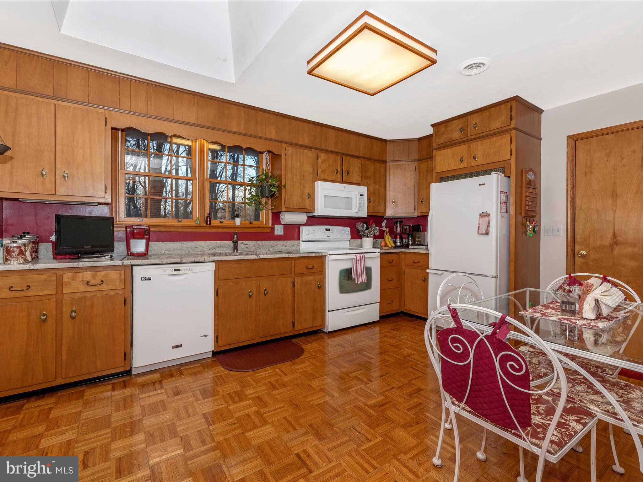 24412 Kakae DRIVE