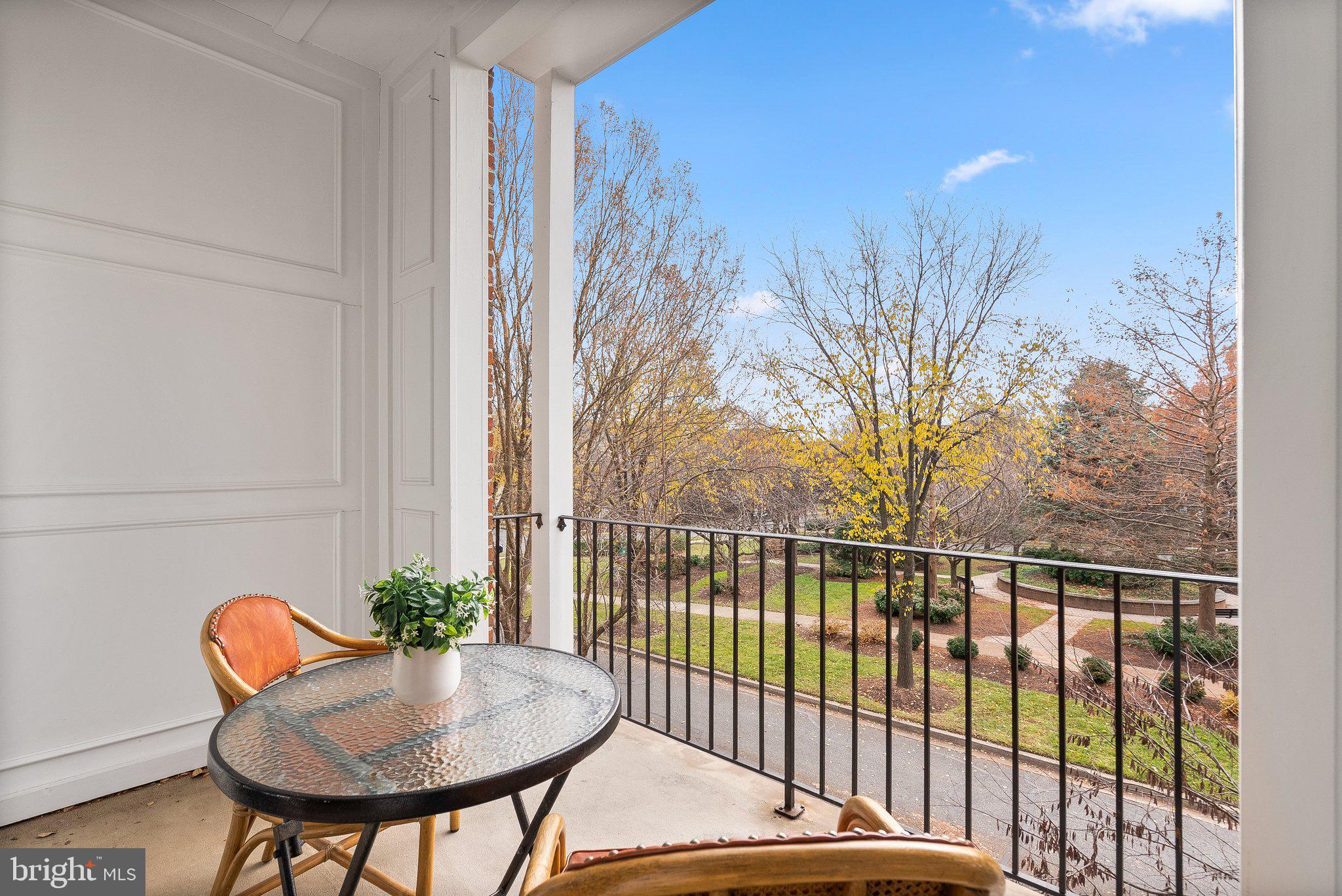 311 Garden View SQUARE