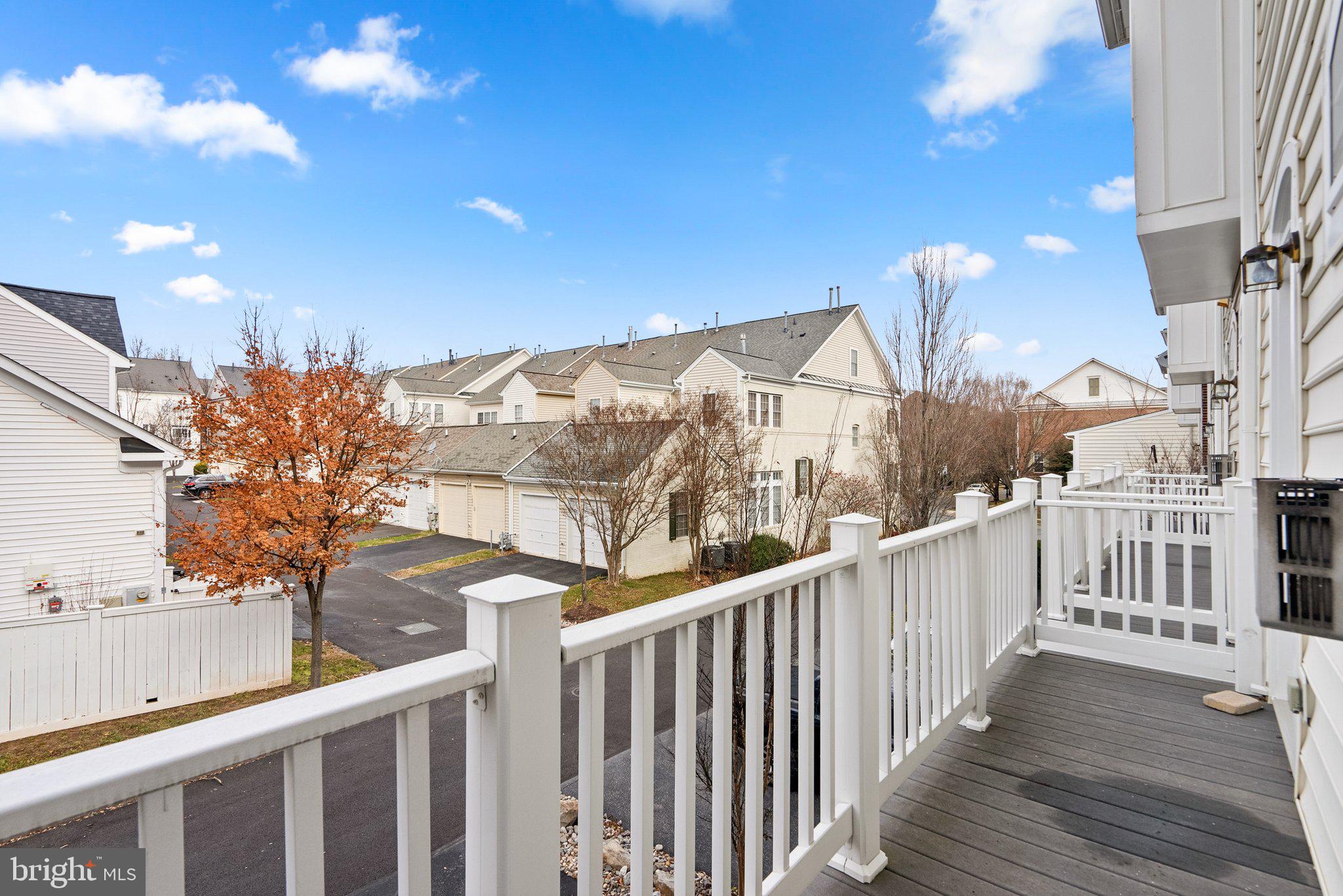 311 Garden View SQUARE