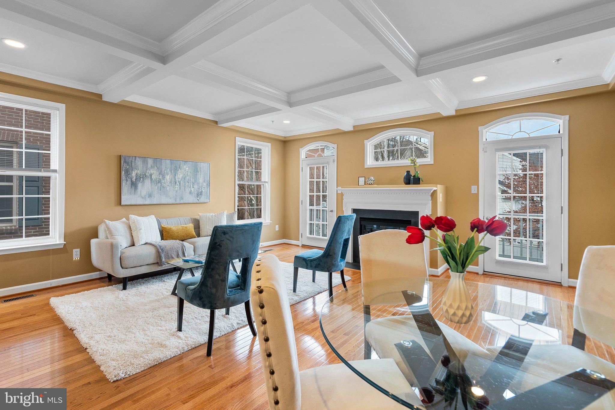 311 Garden View SQUARE