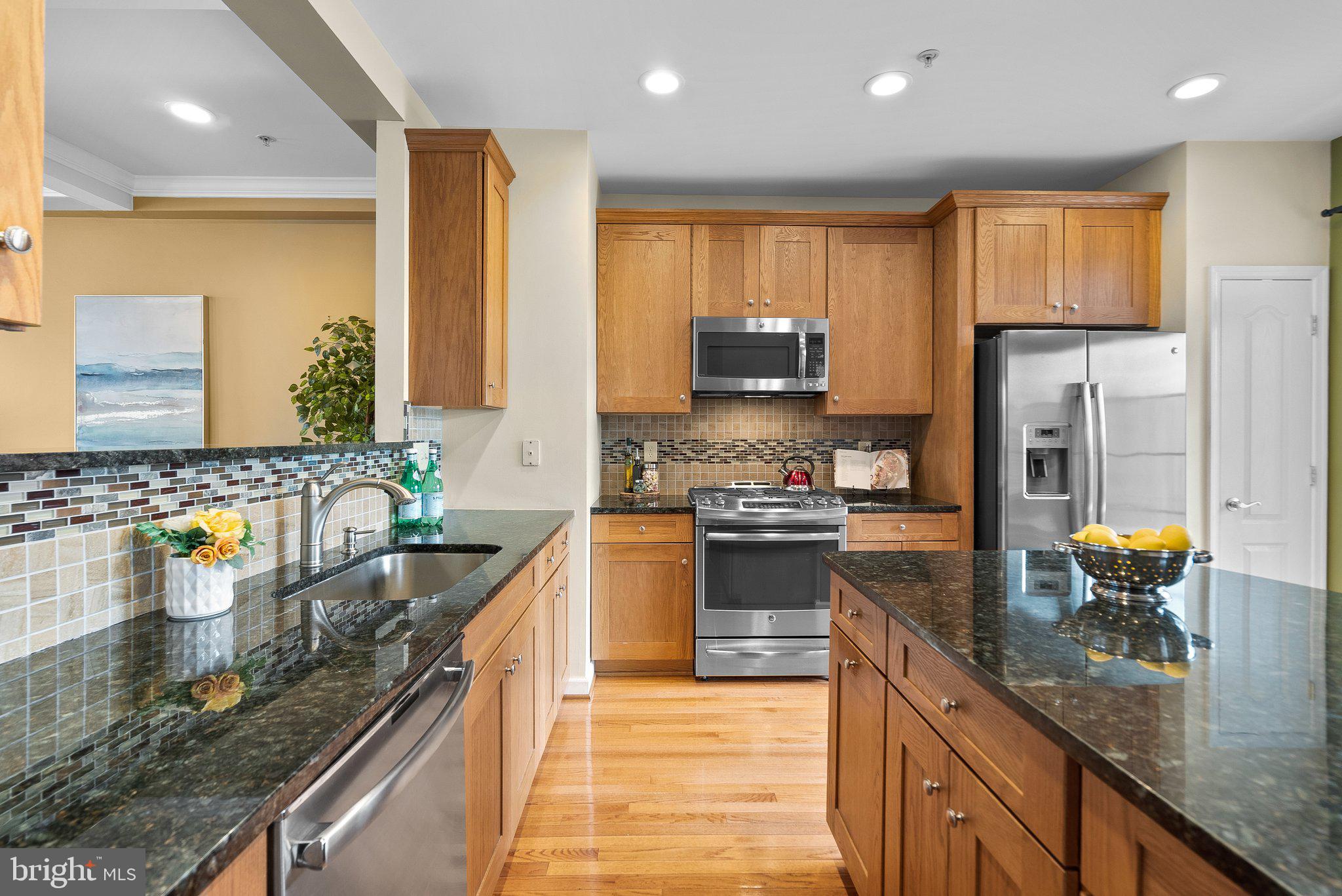 311 Garden View SQUARE