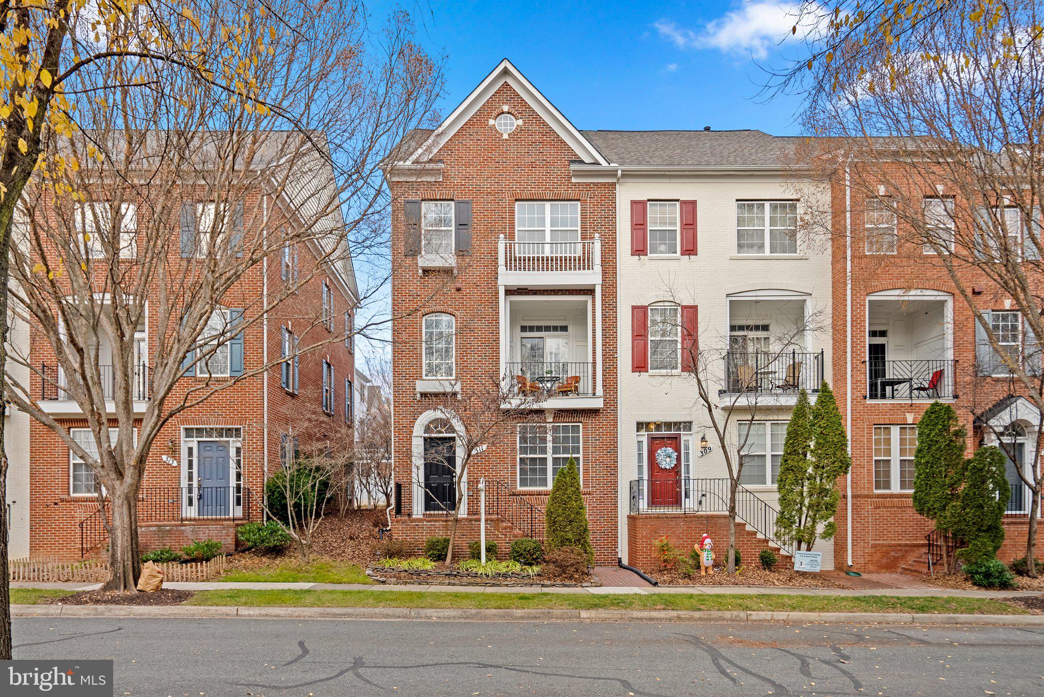 311 Garden View SQUARE