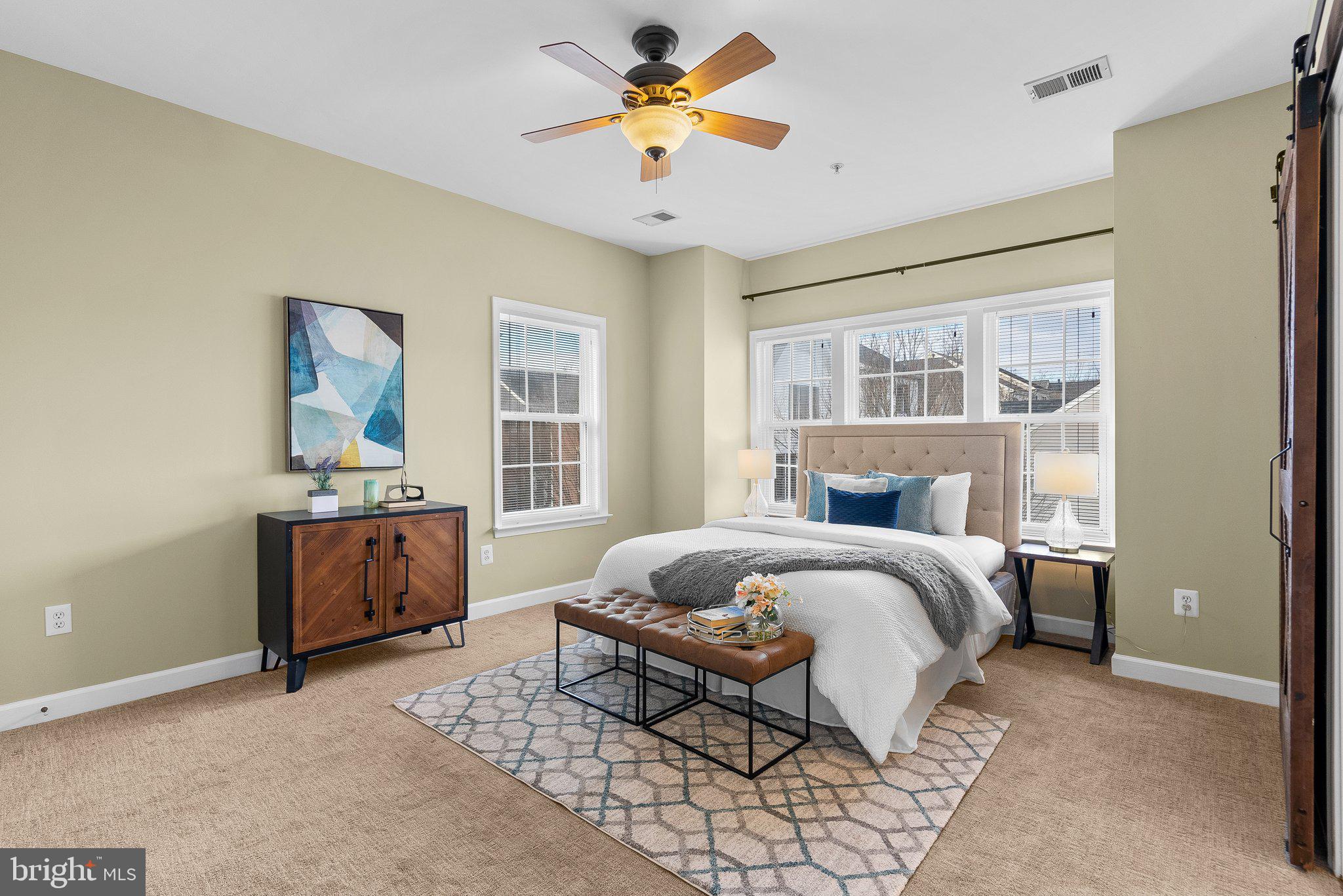 311 Garden View SQUARE