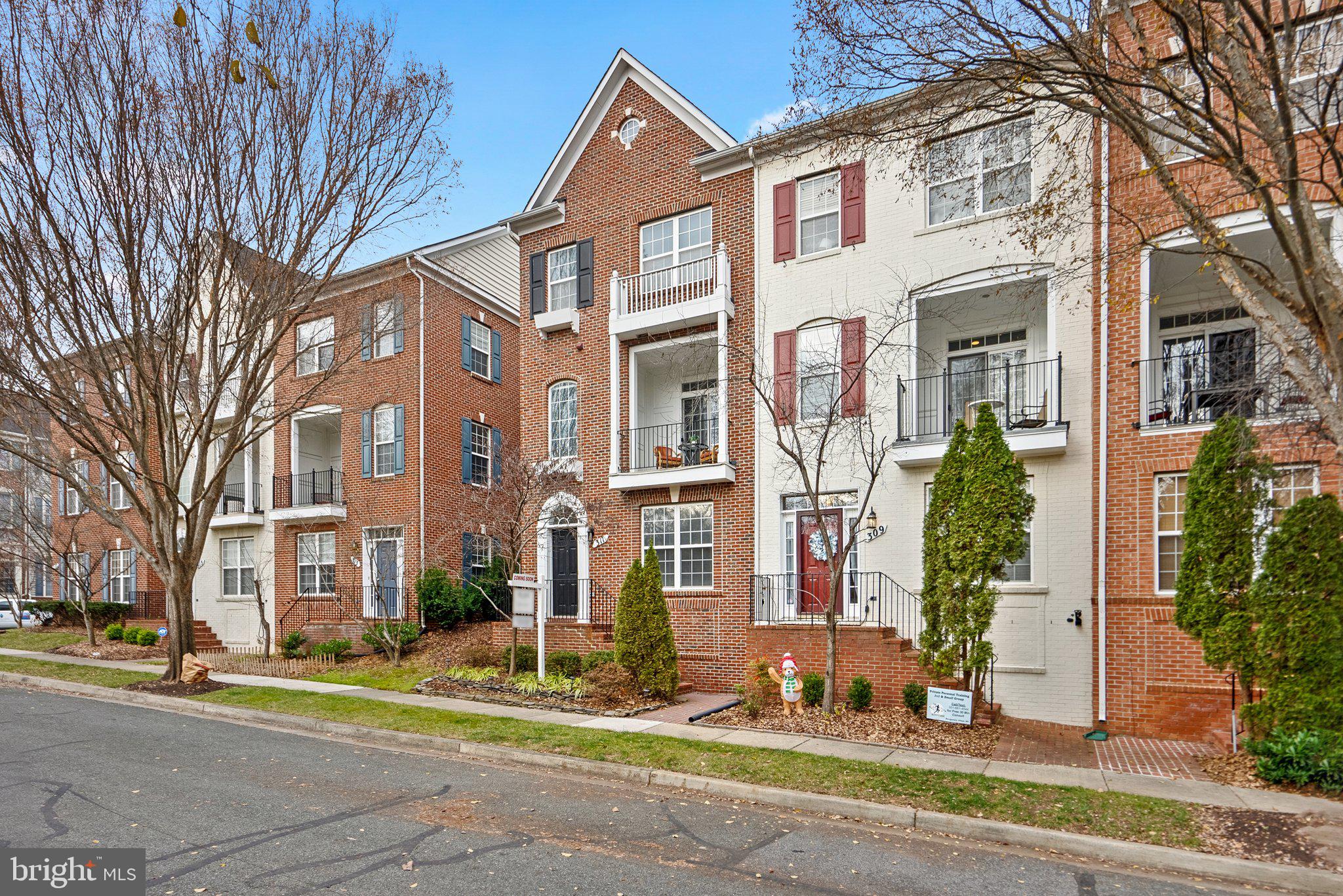 311 Garden View SQUARE