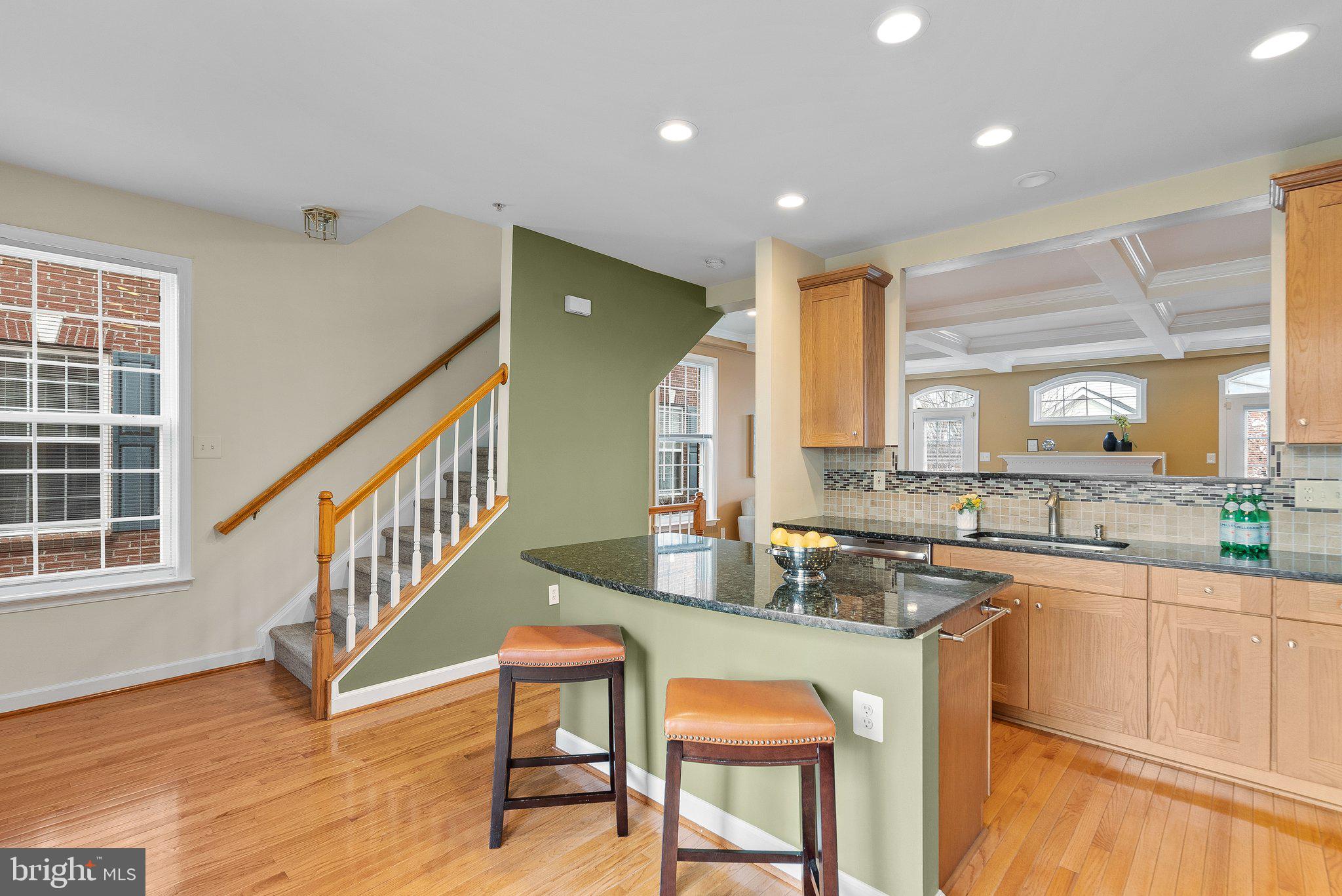 311 Garden View SQUARE