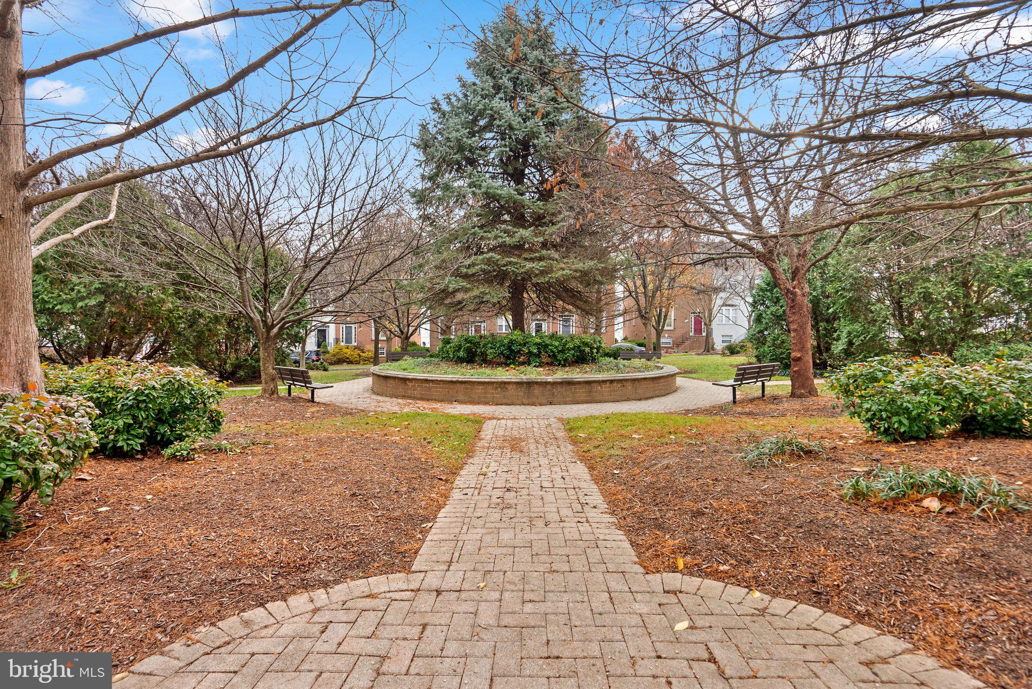 311 Garden View SQUARE
