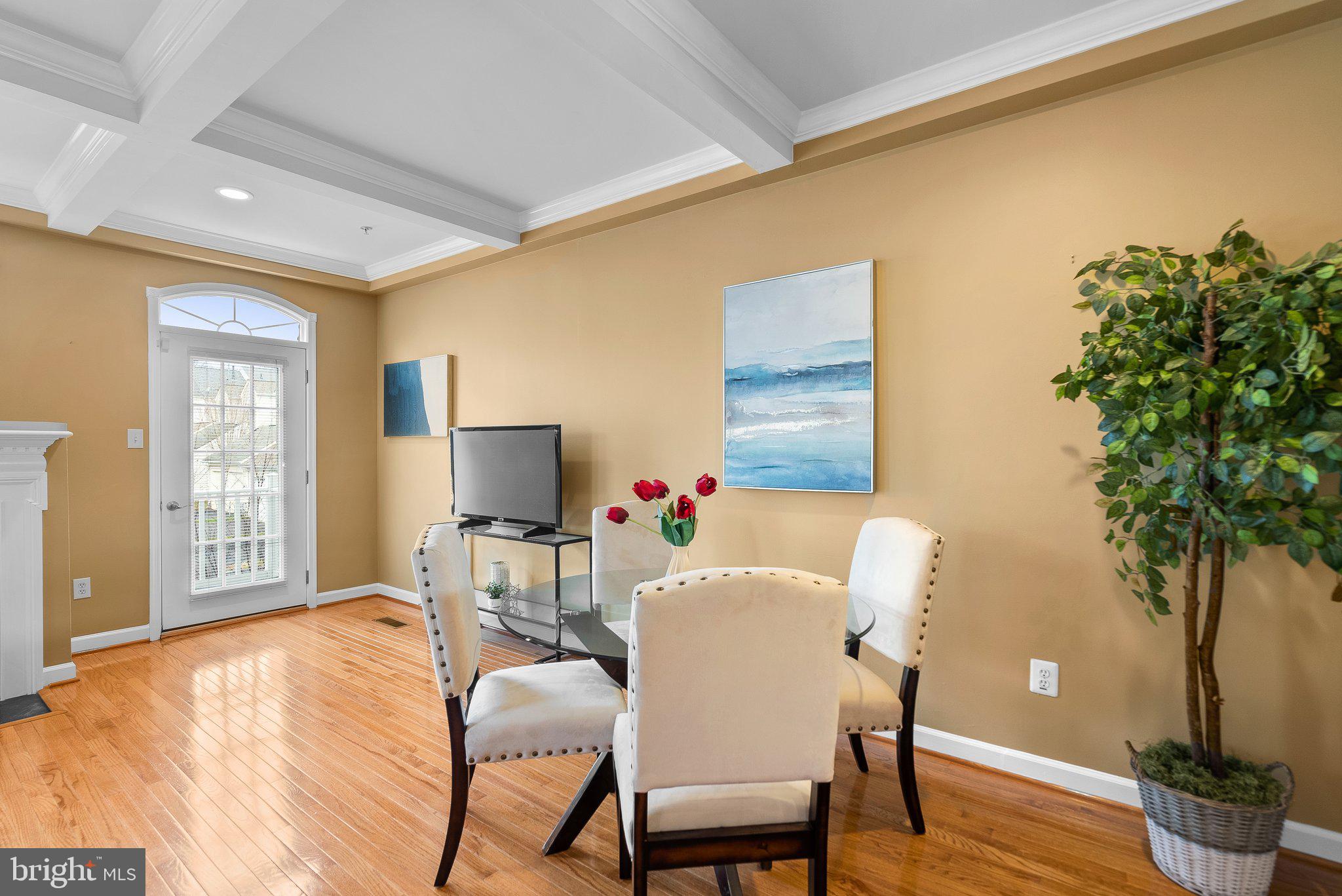 311 Garden View SQUARE