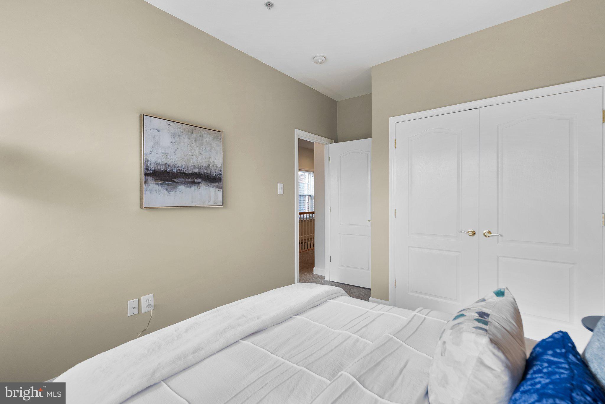 311 Garden View SQUARE