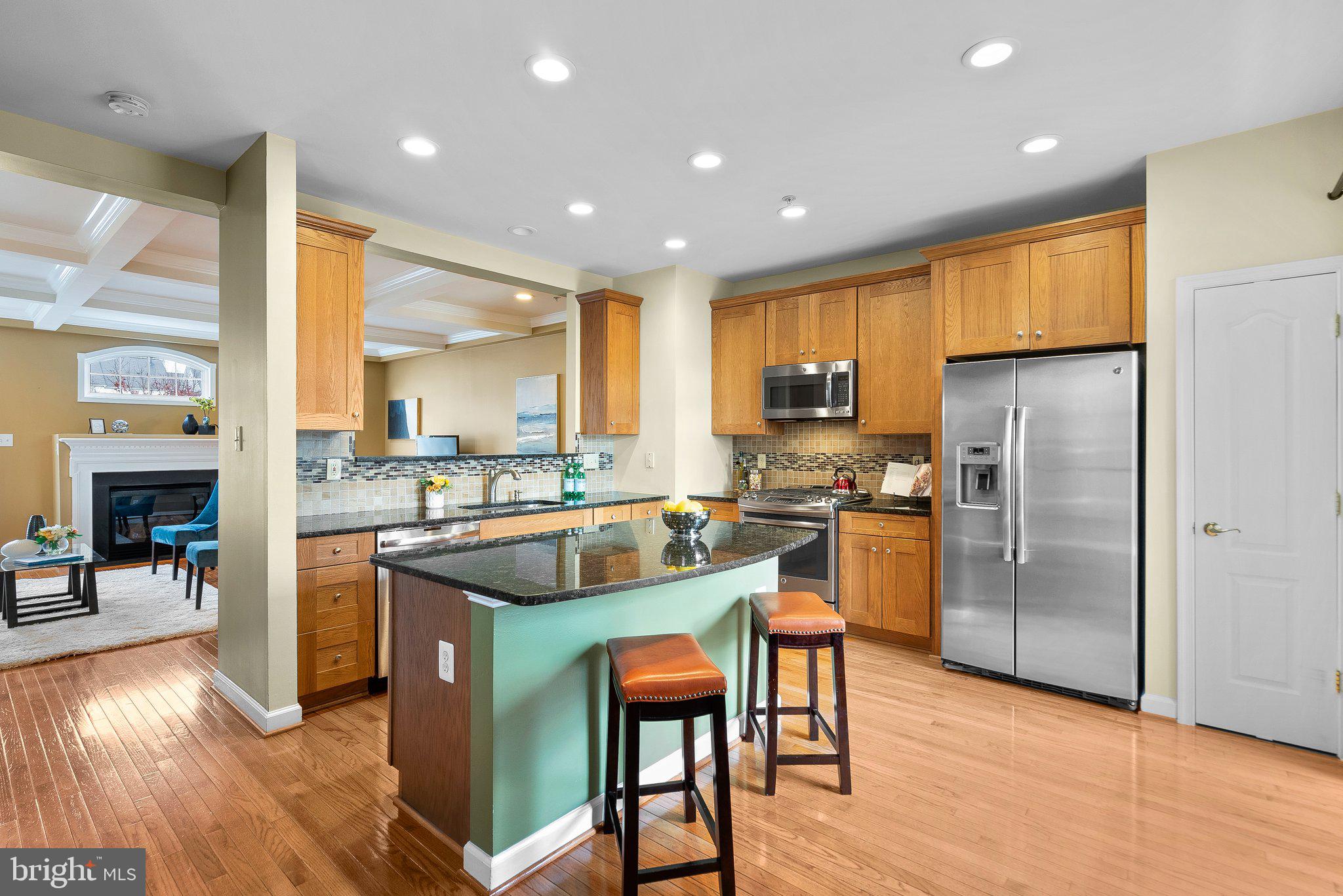 311 Garden View SQUARE