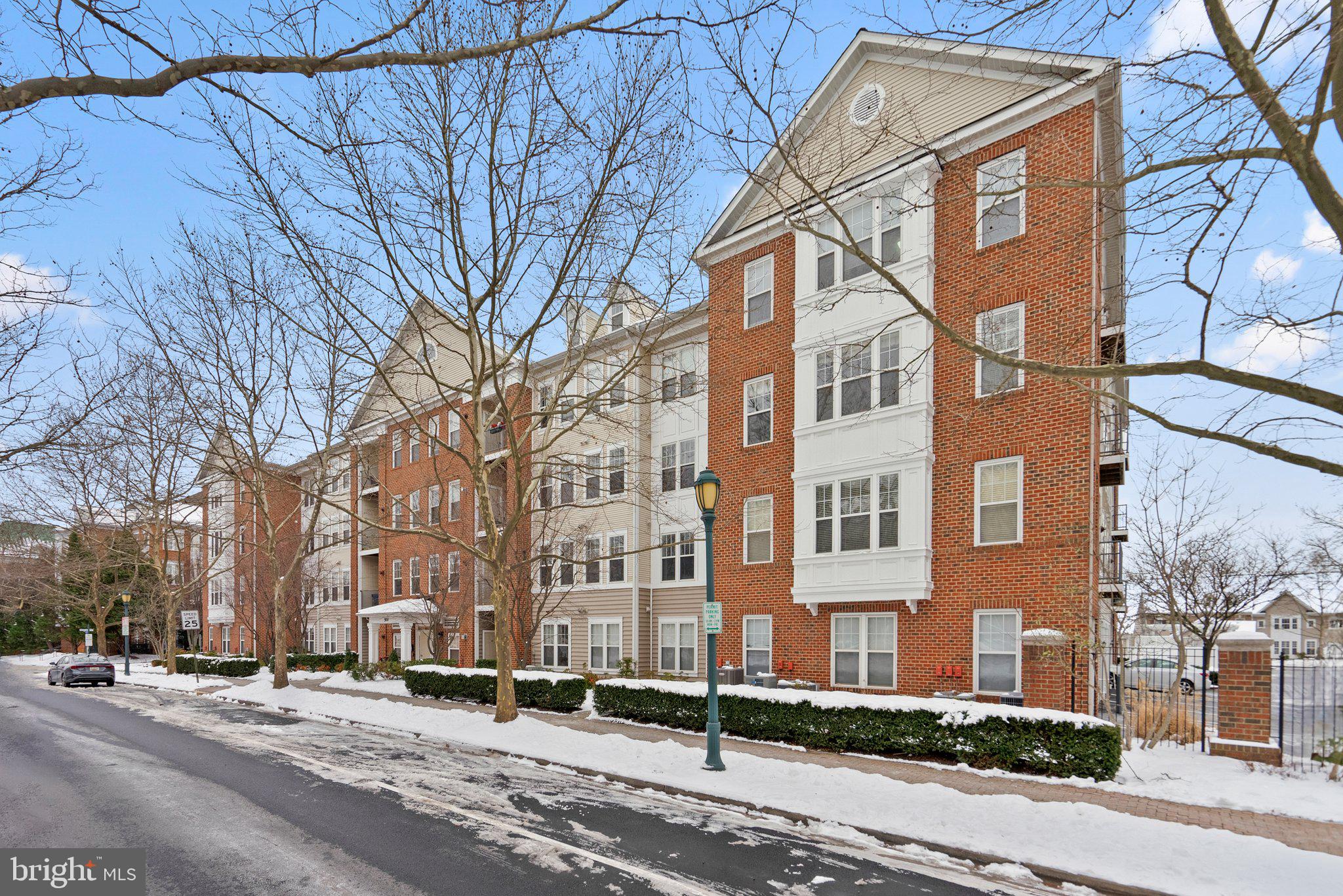 500 King Farm BOULEVARD Unit: 208