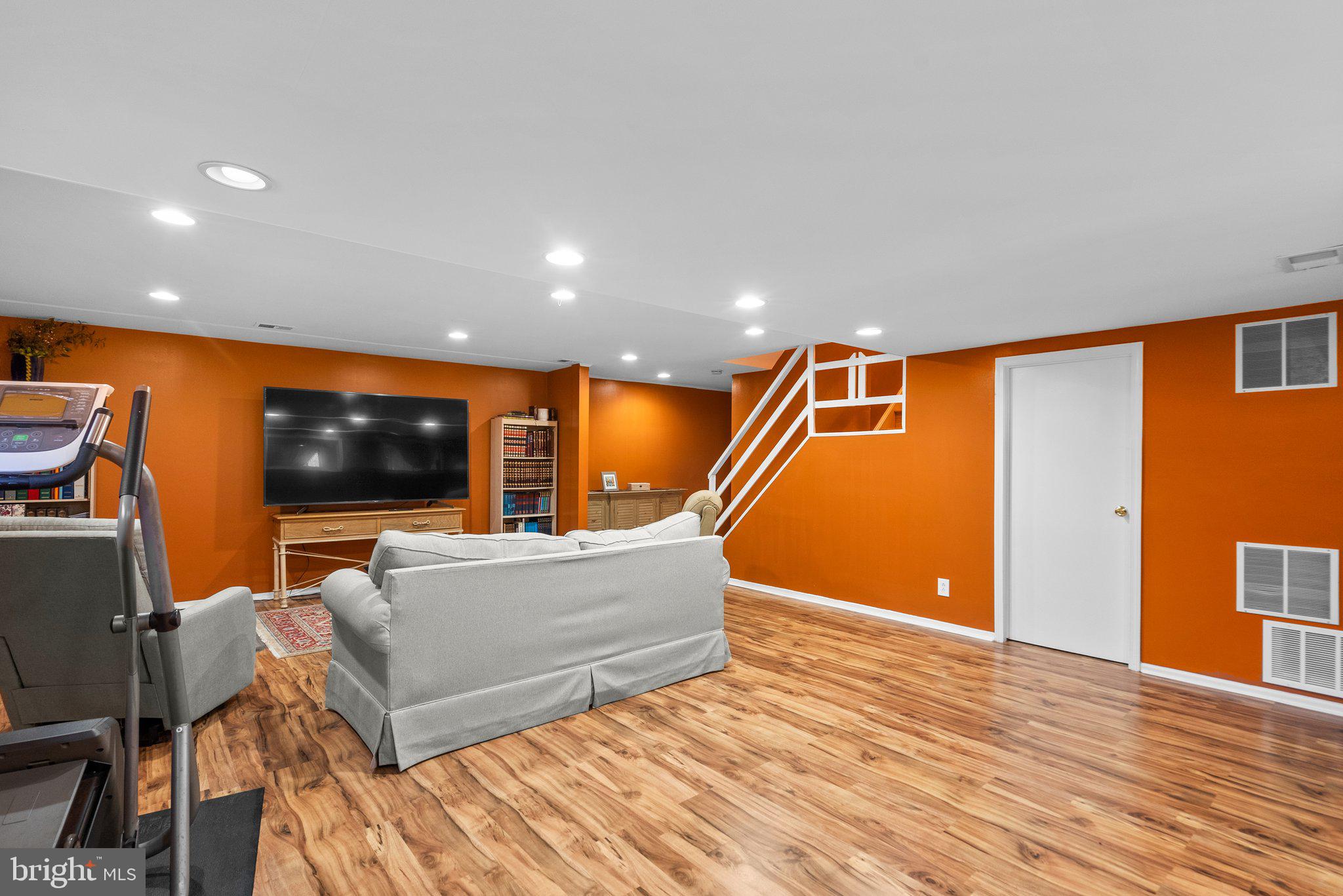 9105 Cherbourg Drive