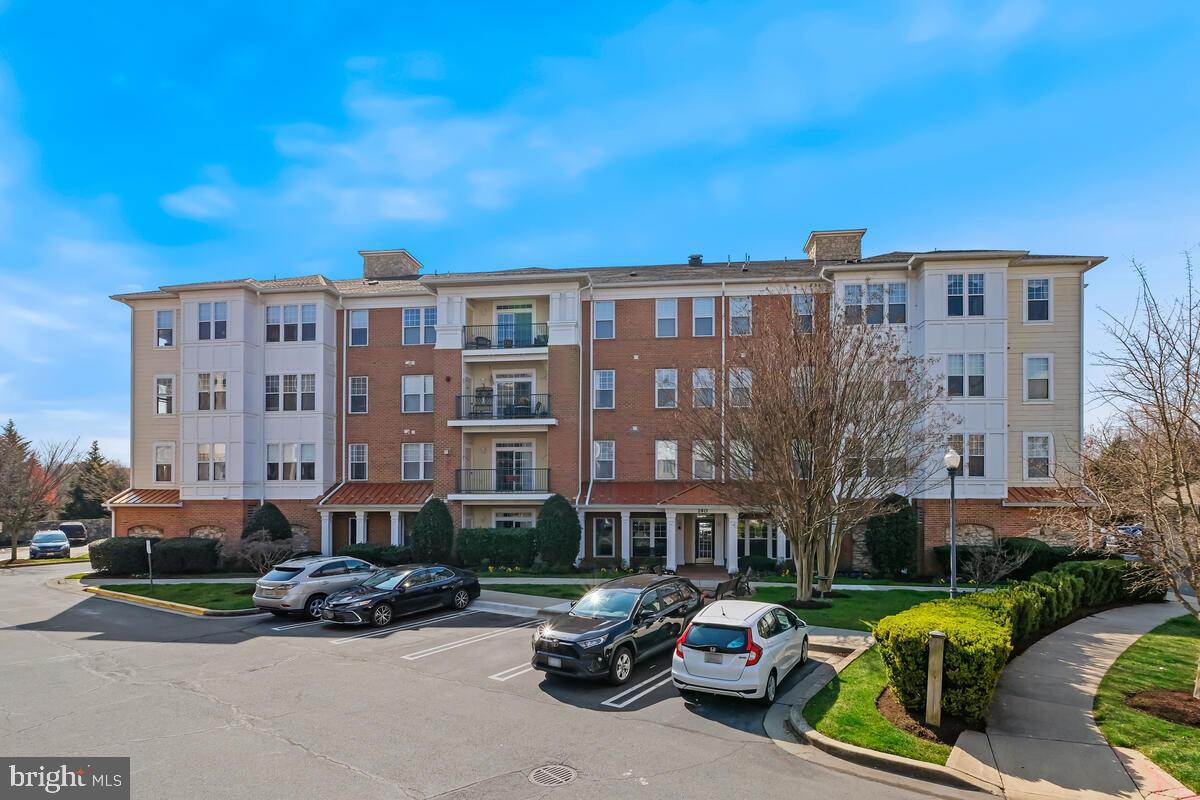 140 Chevy Chase St #404