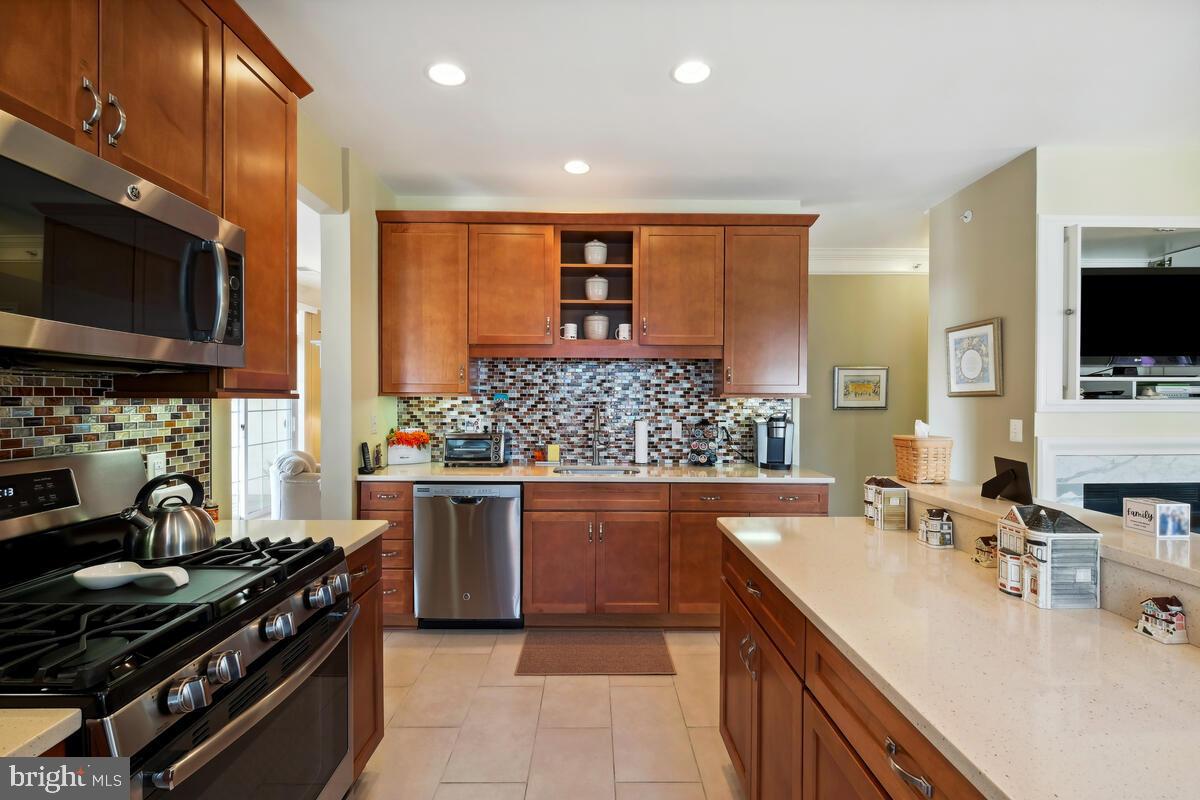 140 Chevy Chase St #404