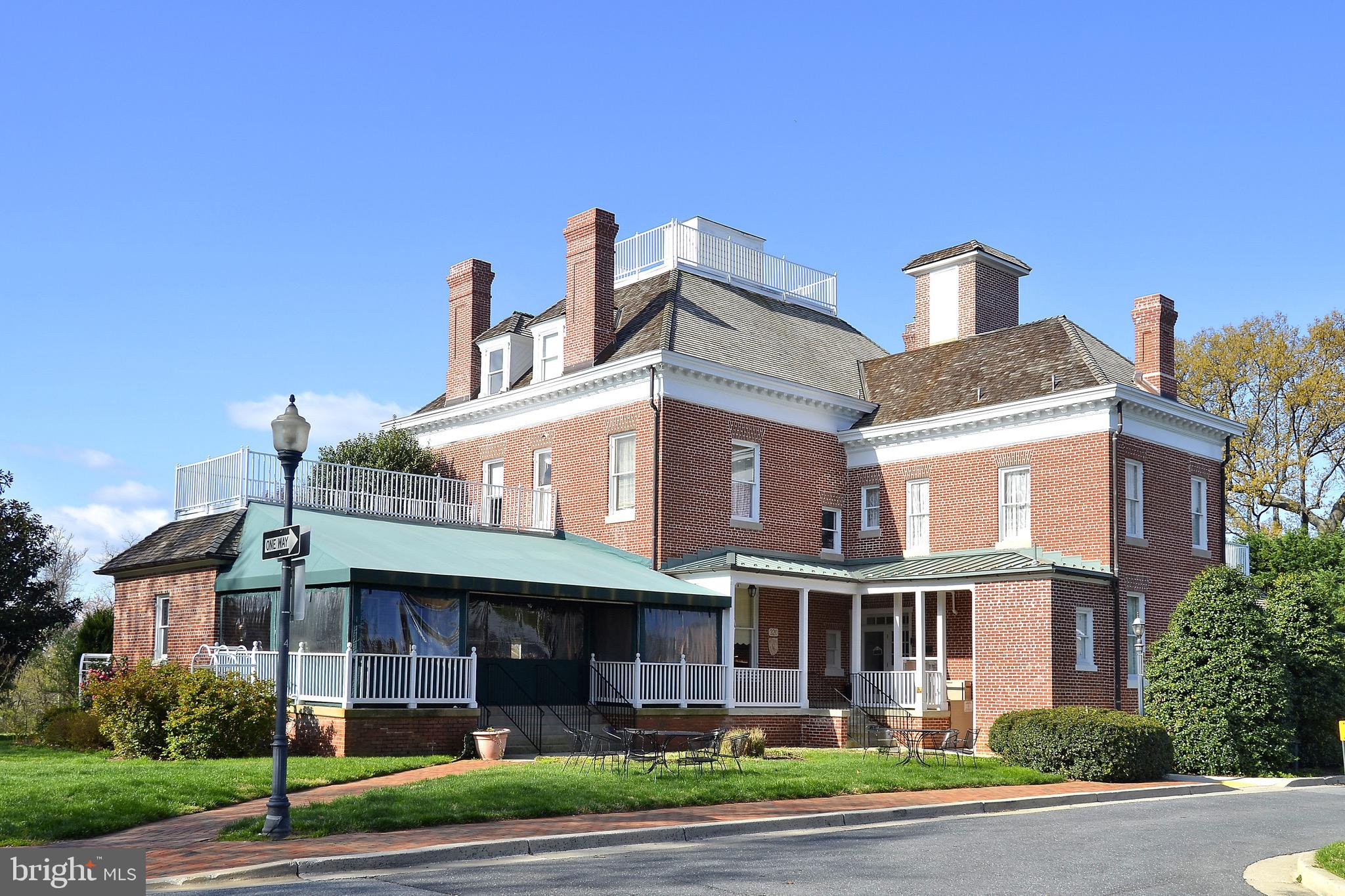 140 Chevy Chase St #404