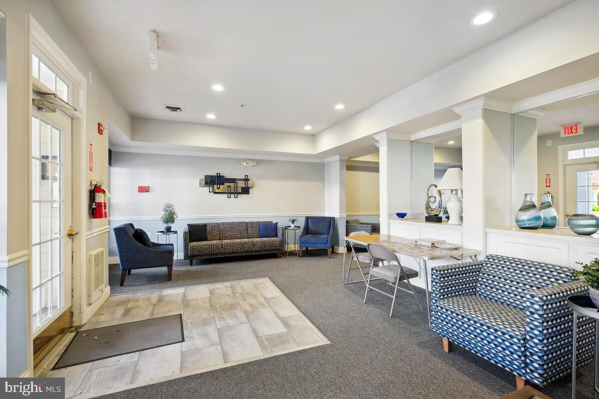 140 Chevy Chase St #404