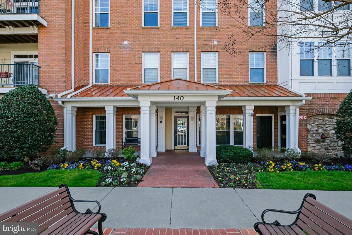 140 Chevy Chase St #404