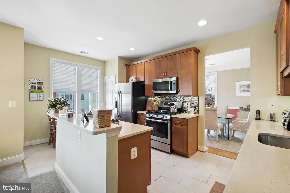 140 Chevy Chase St #404